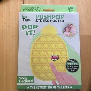 🍍New Pineapple Push Pop It. A great toy and stress reliever.